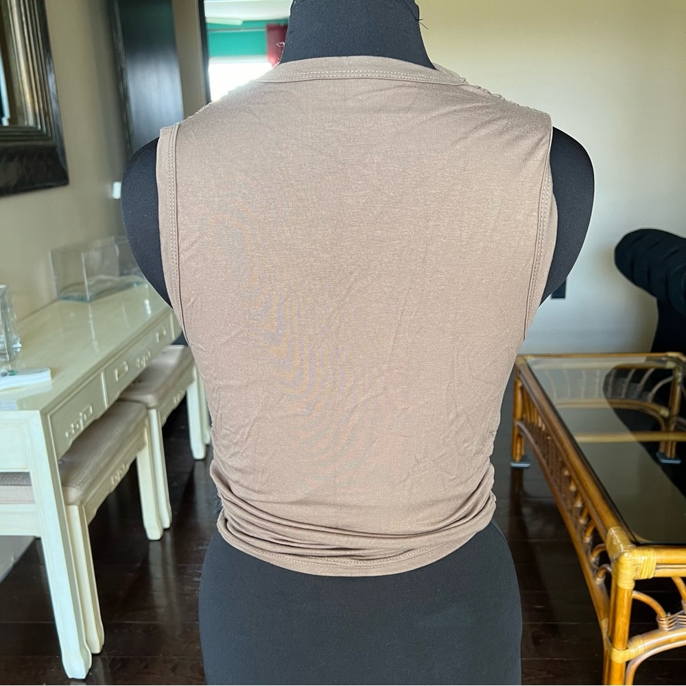 Draped Collar Ruched Tank Top - Picture 9 of 11